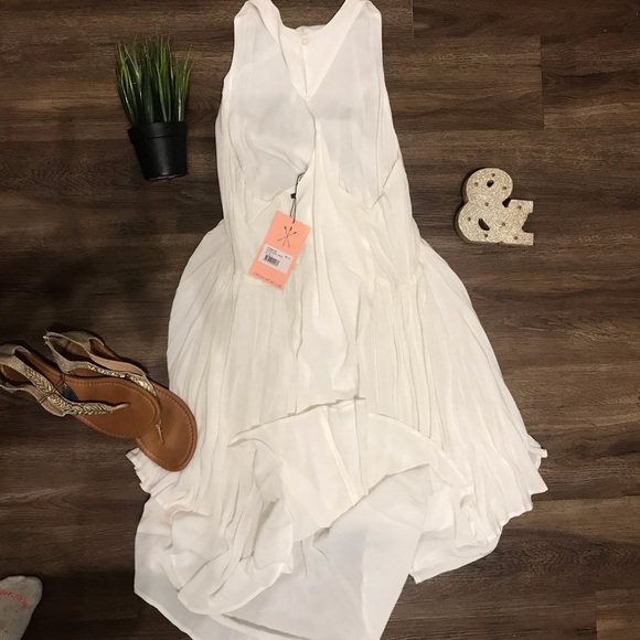 Three Of Something White Seven Caves Dress - Picture 8 of 11